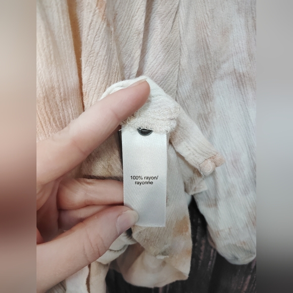 2 for$25! Maurices Elegant Cream and Tan Women's Top Size 2 - Picture 4 of 6